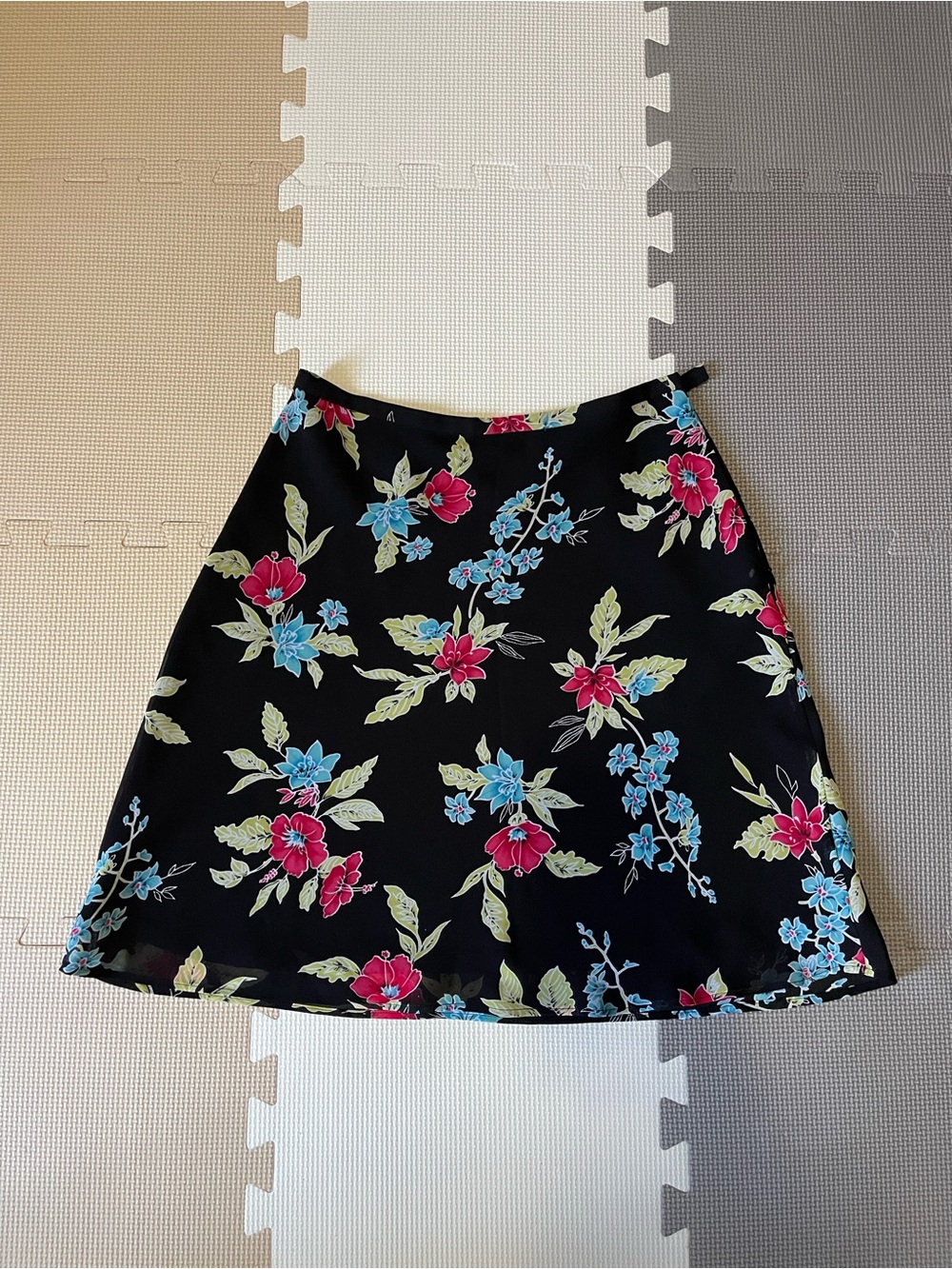 Black Chiffon Mini Skirt with Pink & Blue Floral Print, size 0